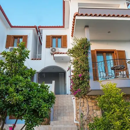 Apartment Bouganvillia Homes